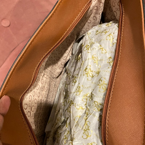 Cognac colored Guess Los Angeles hand bag - Picture 6 of 7